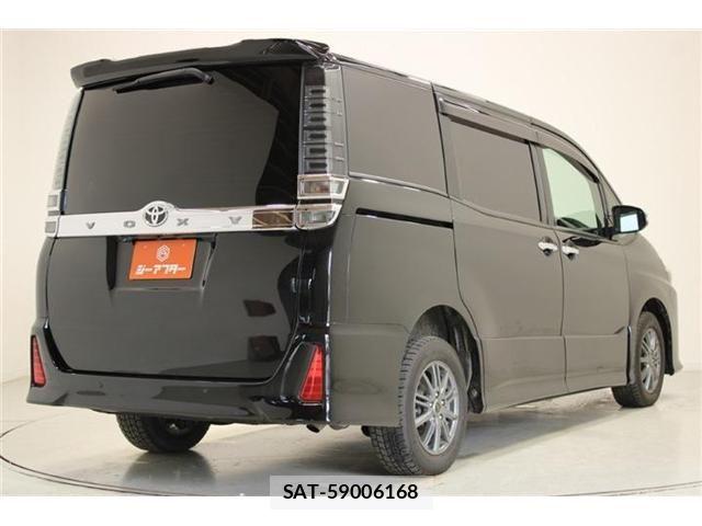Toyota VOXY 2021-03 6914670-11