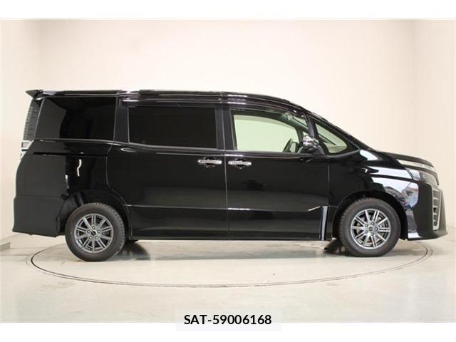 Toyota VOXY 2021-03 6914670-12