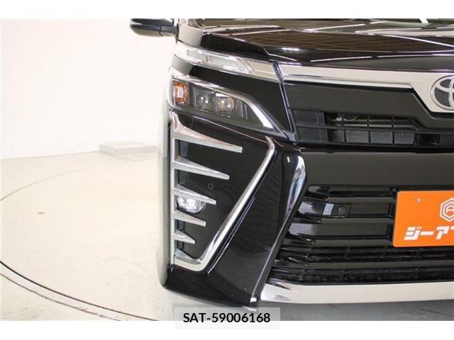 Toyota VOXY 2021-03 6914670-15