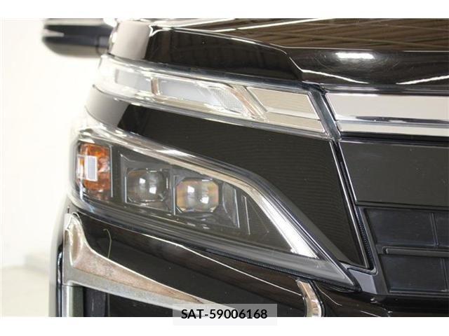 Toyota VOXY 2021-03 6914670-16