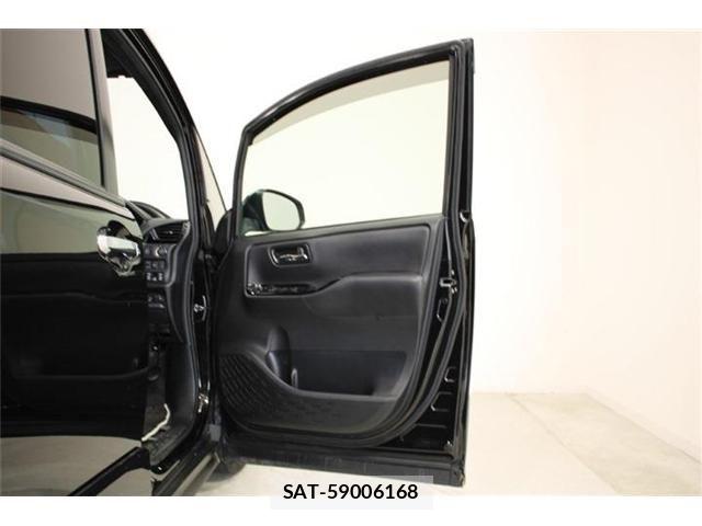 Toyota VOXY 2021-03 6914670-28