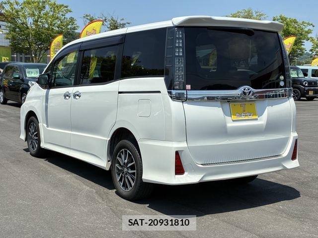 Toyota VOXY 2017-01 6998908-12