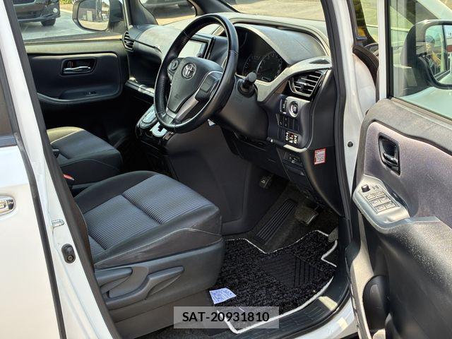 Toyota VOXY 2017-01 6998908-13