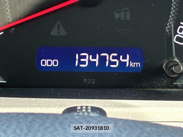 Toyota VOXY 2017-01 6998908-1