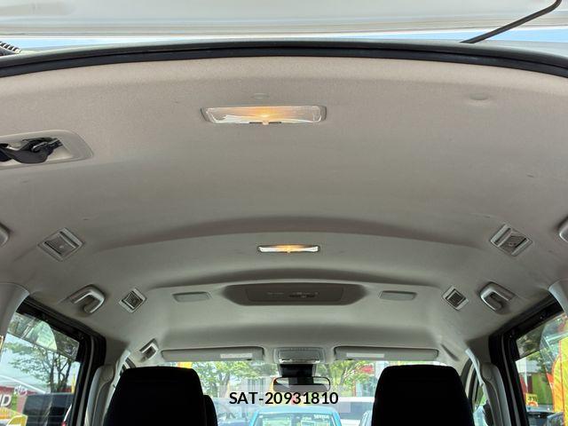 Toyota VOXY 2017-01 6998908-20
