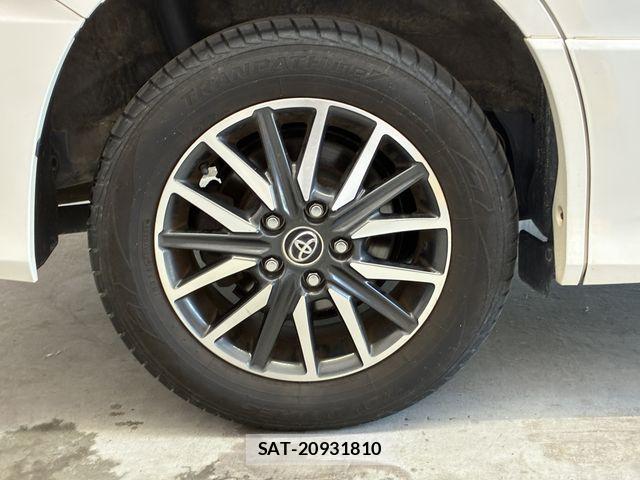 Toyota VOXY 2017-01 6998908-27