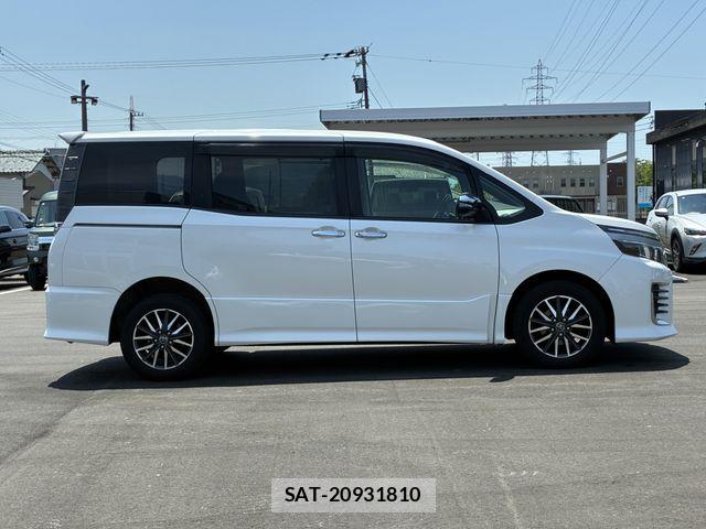 Toyota VOXY 2017-01 6998908-8