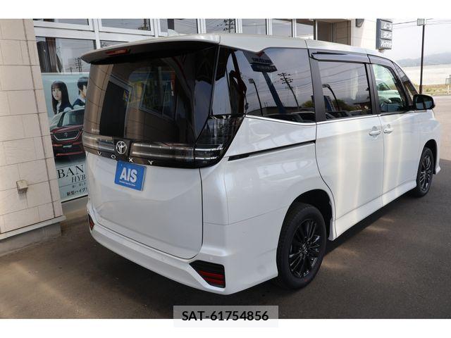 Toyota VOXY 2026-05 6998900-2