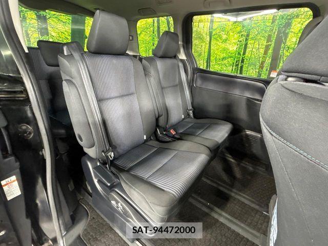 Toyota VOXY 2015-01 6998932-9