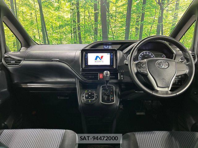 Toyota VOXY 2015-01 6998932-1