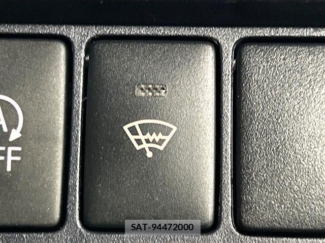 Toyota VOXY 2015-01 6998932-3