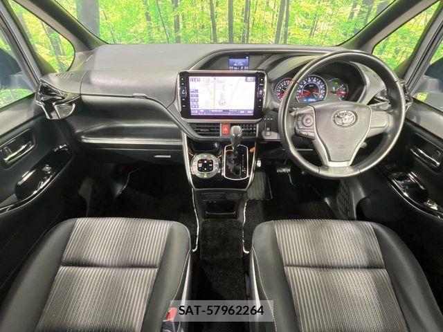 Toyota VOXY 2019-11 7021799-1