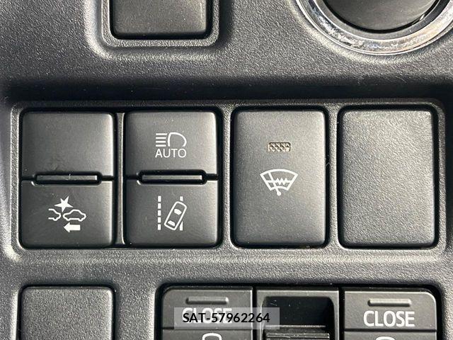 Toyota VOXY 2019-11 7021799-6