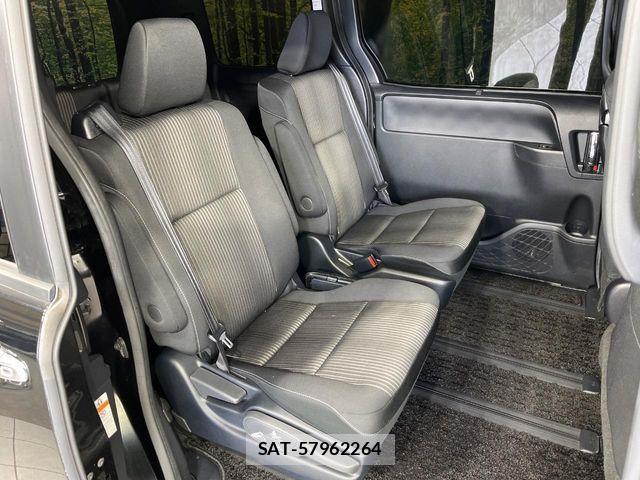 Toyota VOXY 2019-11 7021799-8
