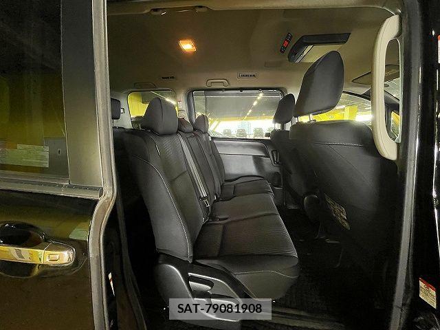 Toyota VOXY 2016-04 7021803-9