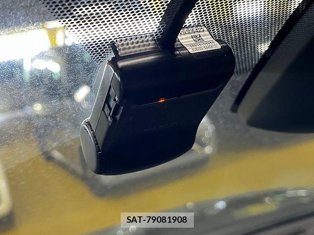 Toyota VOXY 2016-04 7021803-11