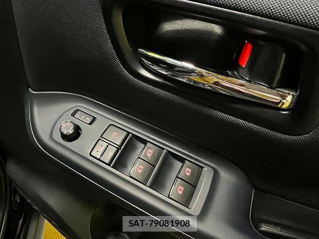 Toyota VOXY 2016-04 7021803-16