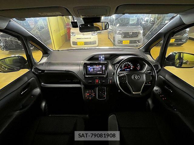 Toyota VOXY 2016-04 7021803-1