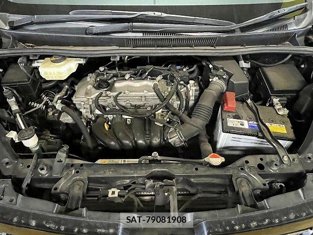 Toyota VOXY 2016-04 7021803-27