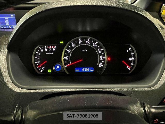 Toyota VOXY 2016-04 7021803-7