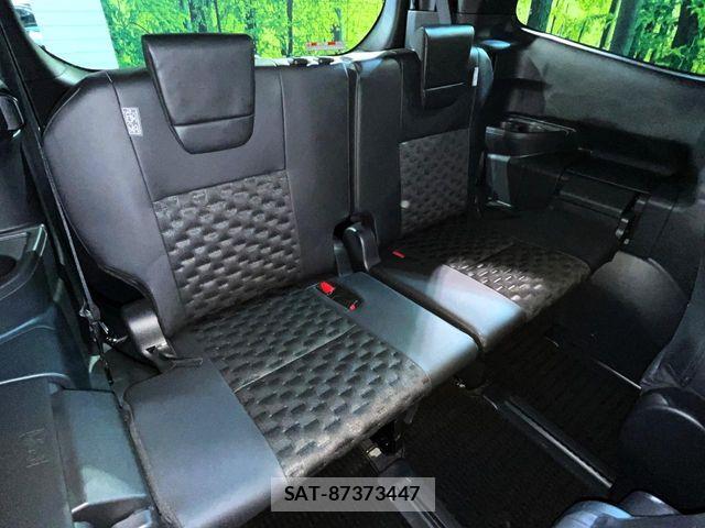 Toyota VOXY 2024-07 7061127-9