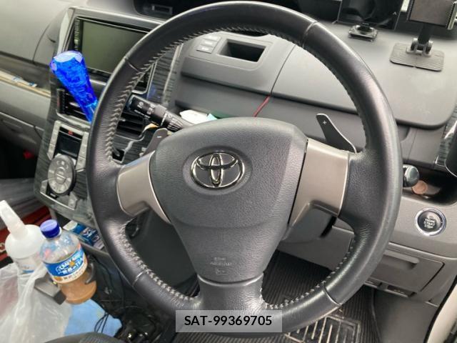 Toyota VOXY 2007-07 7061133-18