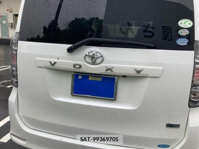 Toyota VOXY 2007-07 7061133-5