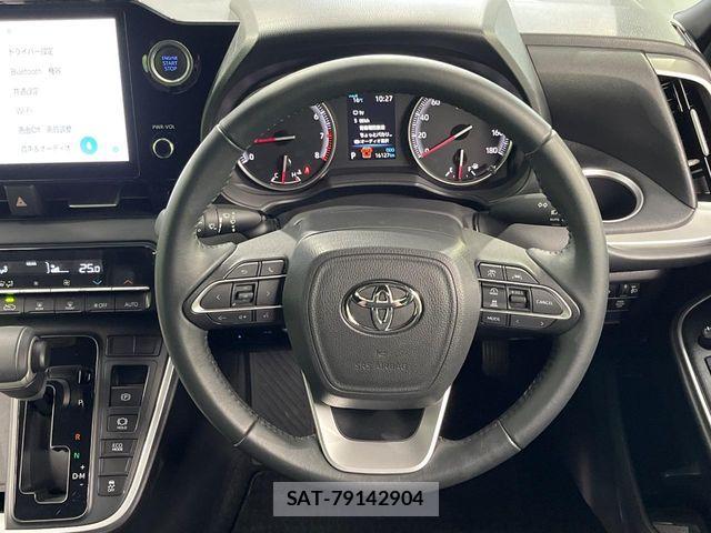Toyota VOXY 2022-12 7061128-10