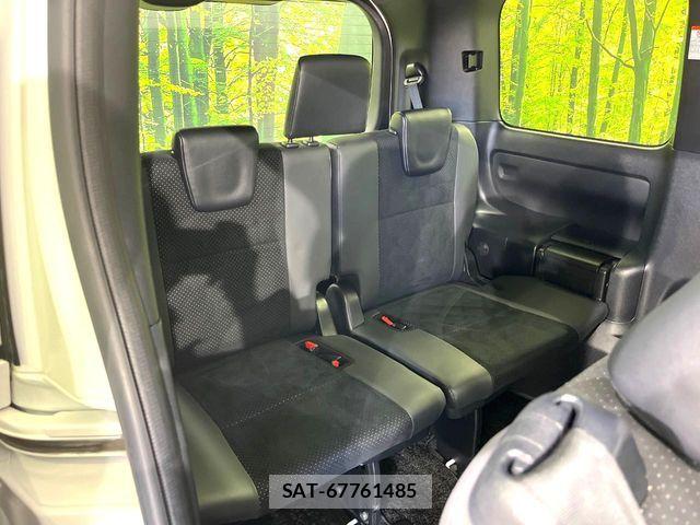 Toyota VOXY 2021-10 7061129-9