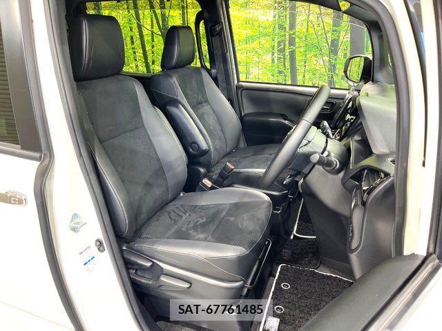 Toyota VOXY 2021-10 7061129-7