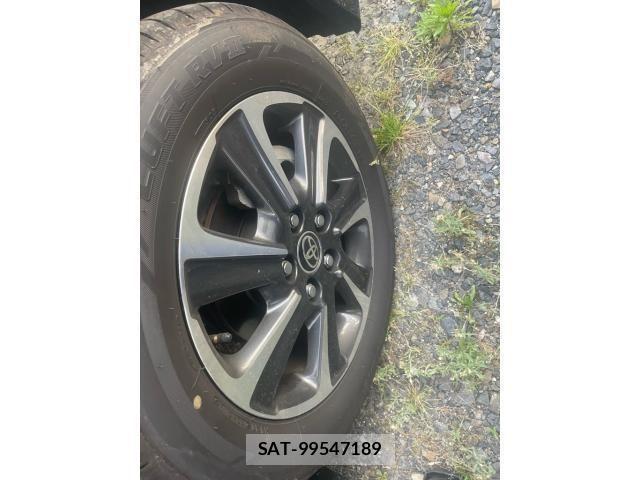 Toyota VOXY 2021-10 7061130-17