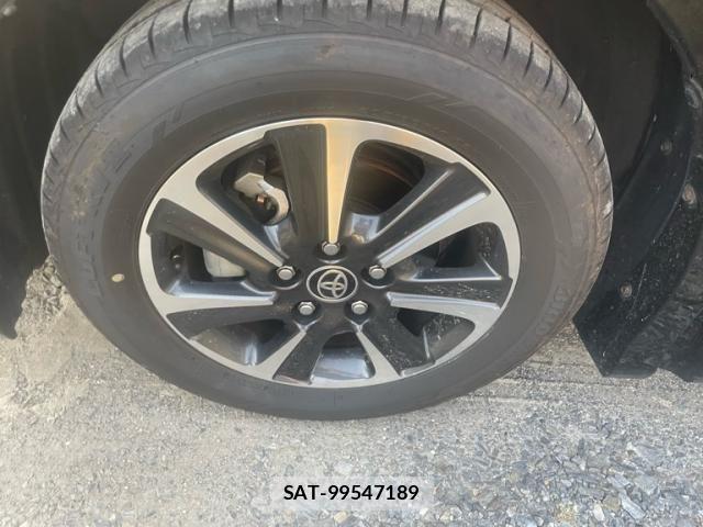 Toyota VOXY 2021-10 7061130-18