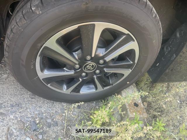 Toyota VOXY 2021-10 7061130-19