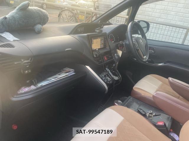 Toyota VOXY 2021-10 7061130-22