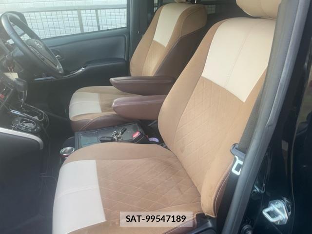Toyota VOXY 2021-10 7061130-23