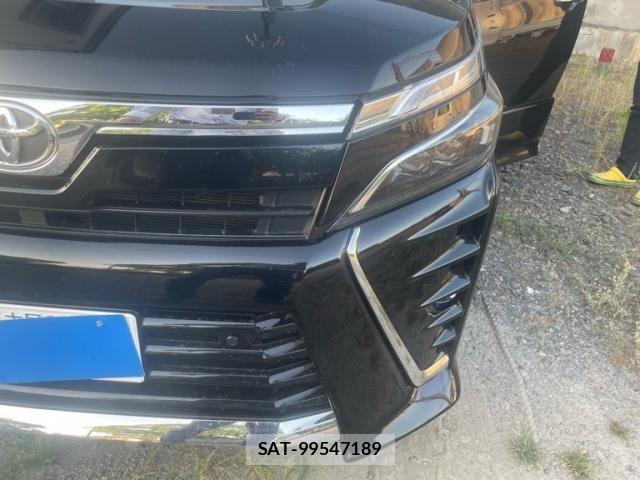 Toyota VOXY 2021-10 7061130-2