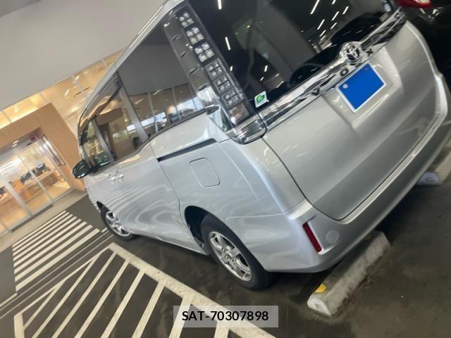 Toyota VOXY 2015-10 7198724-12
