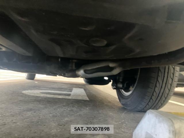 Toyota VOXY 2015-10 7198724-15