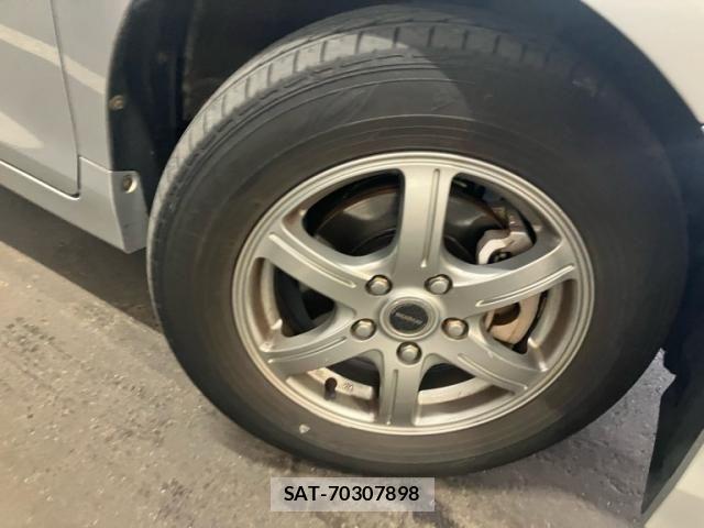 Toyota VOXY 2015-10 7198724-2
