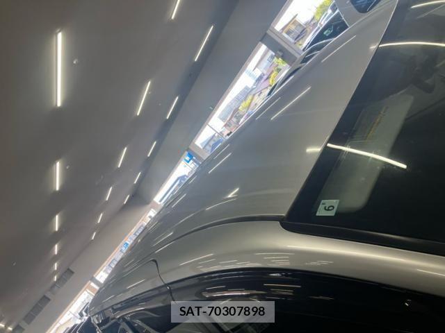 Toyota VOXY 2015-10 7198724-3