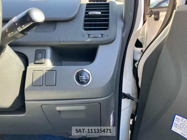 Toyota VOXY 2009-02 7226352-11