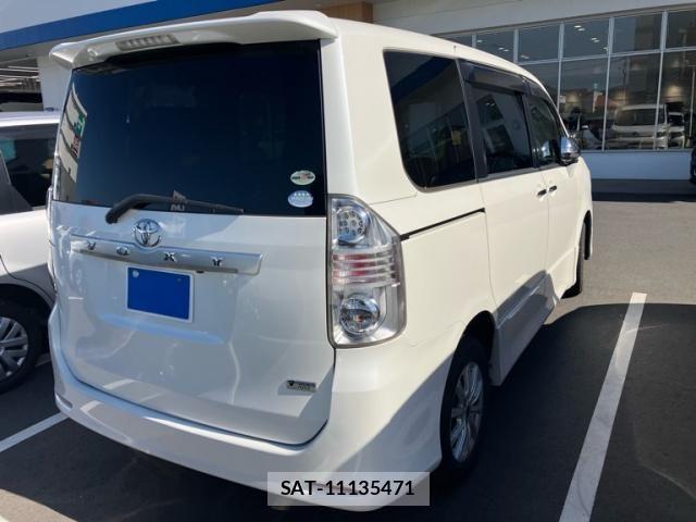 Toyota VOXY 2009-02 7226352-5