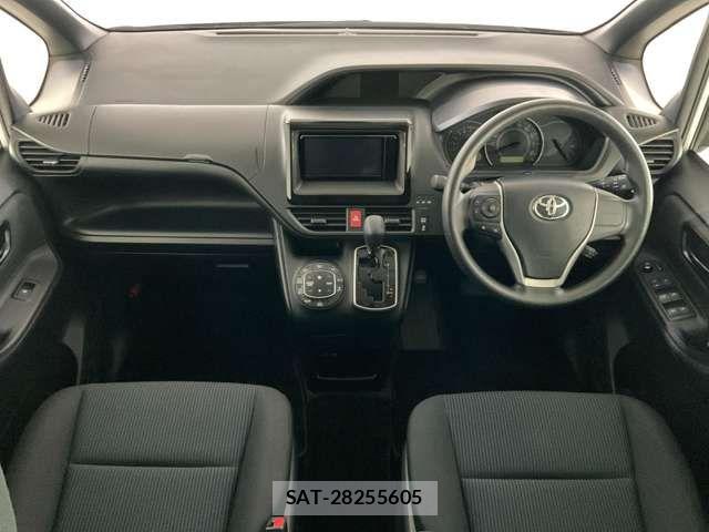 Toyota VOXY 2019-05 7226371-11