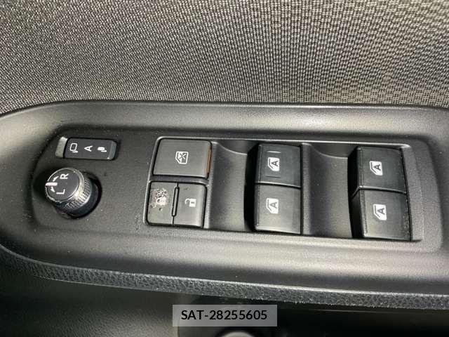 Toyota VOXY 2019-05 7226371-13