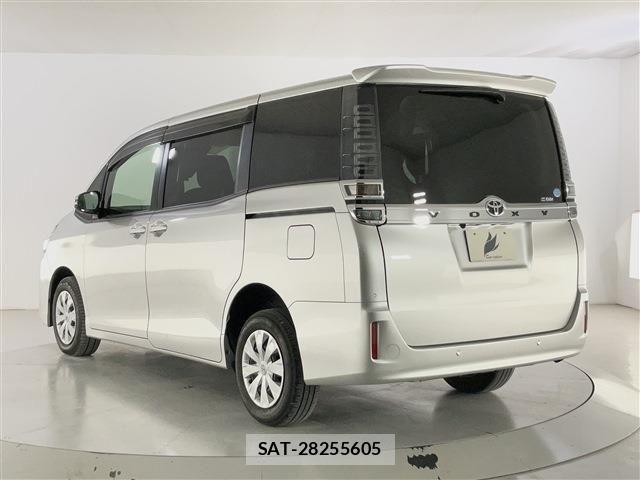 Toyota VOXY 2019-05 7226371-3