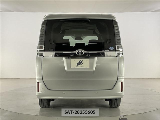 Toyota VOXY 2019-05 7226371-4
