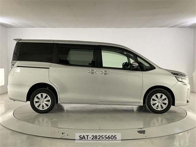 Toyota VOXY 2019-05 7226371-6