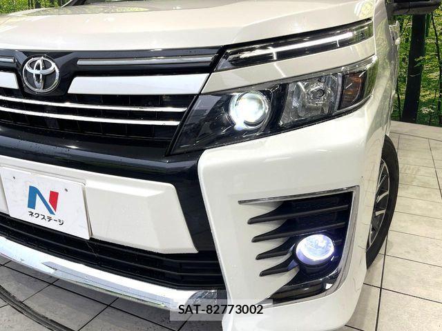 Toyota VOXY 2014-08 7226358-14