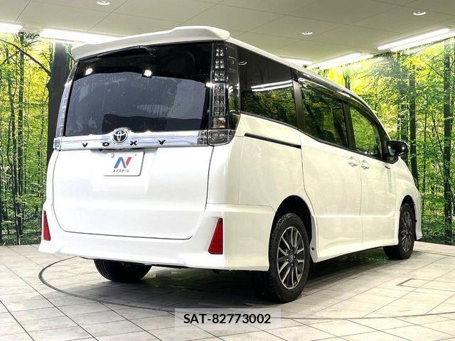 Toyota VOXY 2014-08 7226358-18
