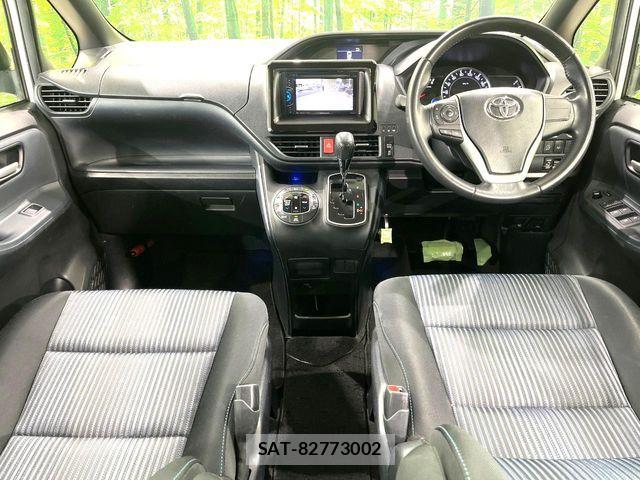 Toyota VOXY 2014-08 7226358-1
